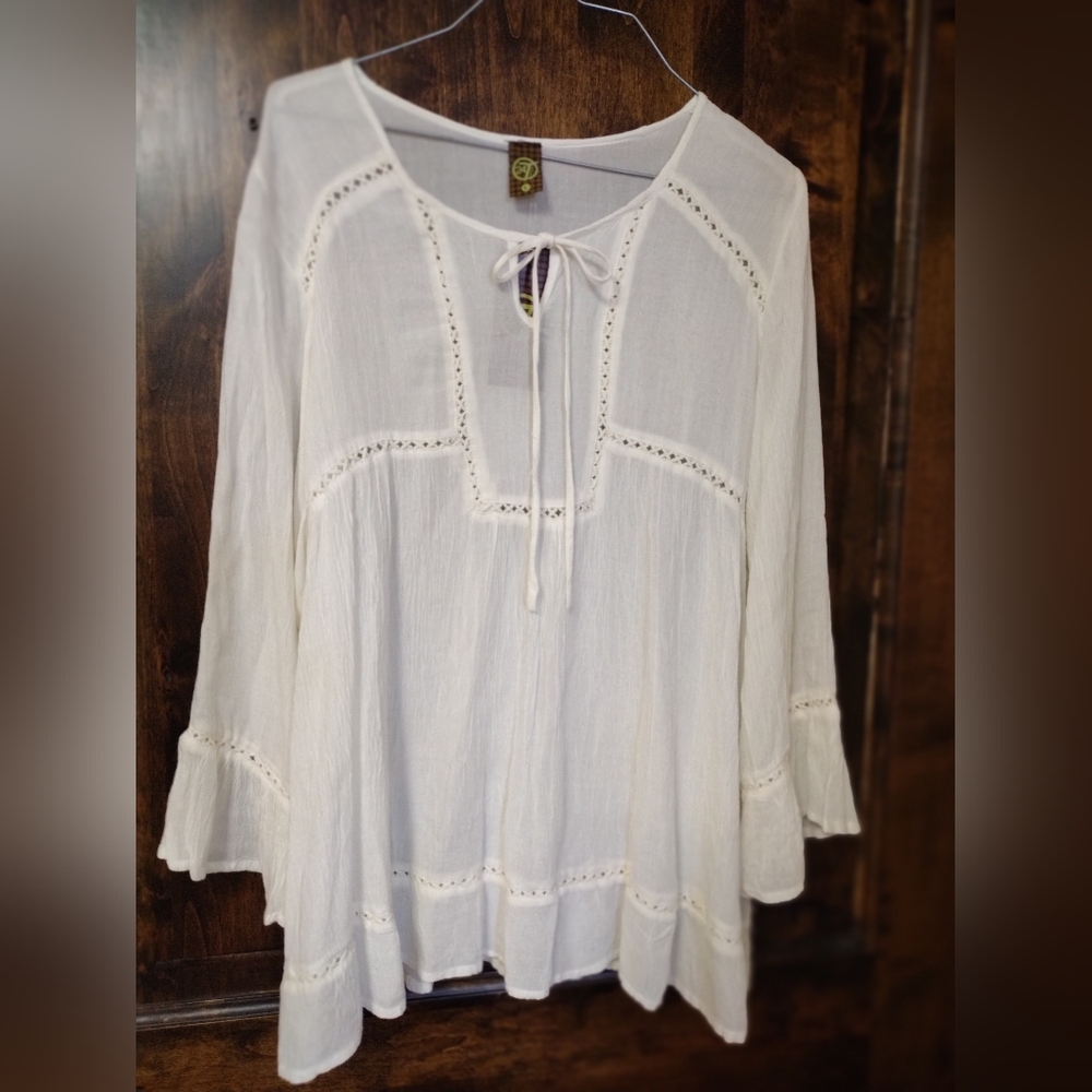 24/7 Comfort Apparel White Blouse with Lace Trim